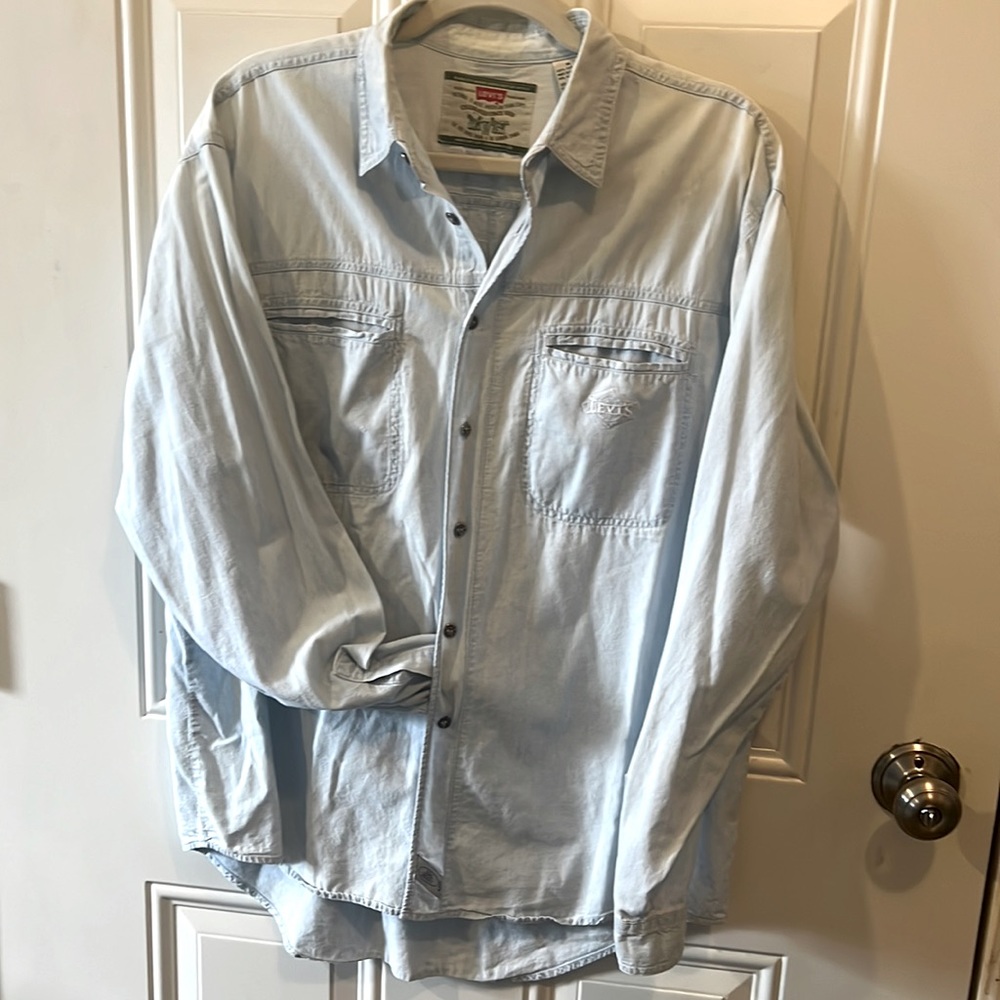 Vintage Levi button up with long sleeve